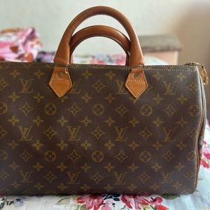 🎉SOLD🎉Authentic Louis Vuitton Speedy 35 made by The French Company